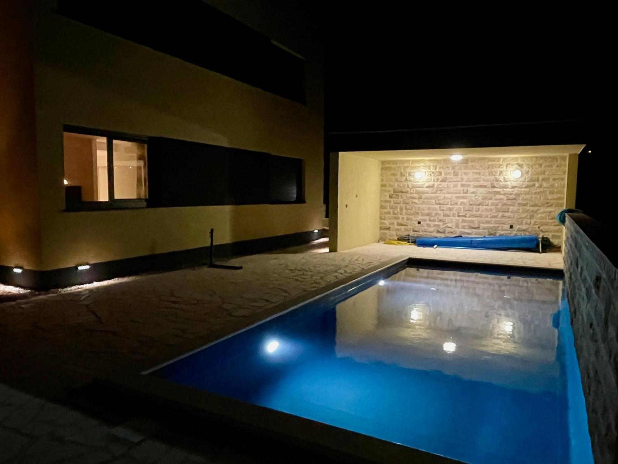 Ferienwohnung Mit Beheiztem Pool, 60 M Vom Strand 马斯莱尼察 外观 照片