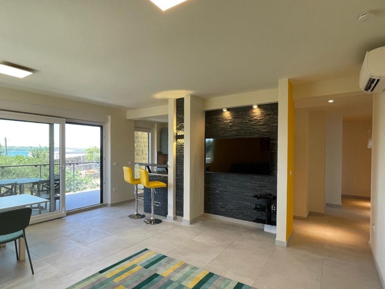Ferienwohnung Mit Beheiztem Pool, 60 M Vom Strand 马斯莱尼察 外观 照片