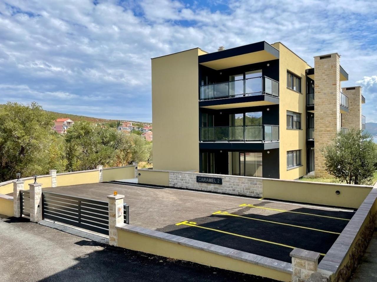 Ferienwohnung Mit Beheiztem Pool, 60 M Vom Strand 马斯莱尼察 外观 照片